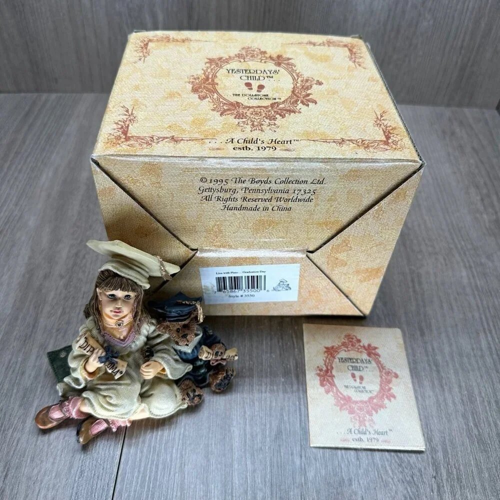 Yesterdays Child Dollstone Graduation Day #3550 Lisa w/ Plato Boyds Bears